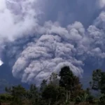 Gunung Marapi di Kabupaten Agam dan Kabupaten Tanah Datar, Provinsi Sumatera Barat