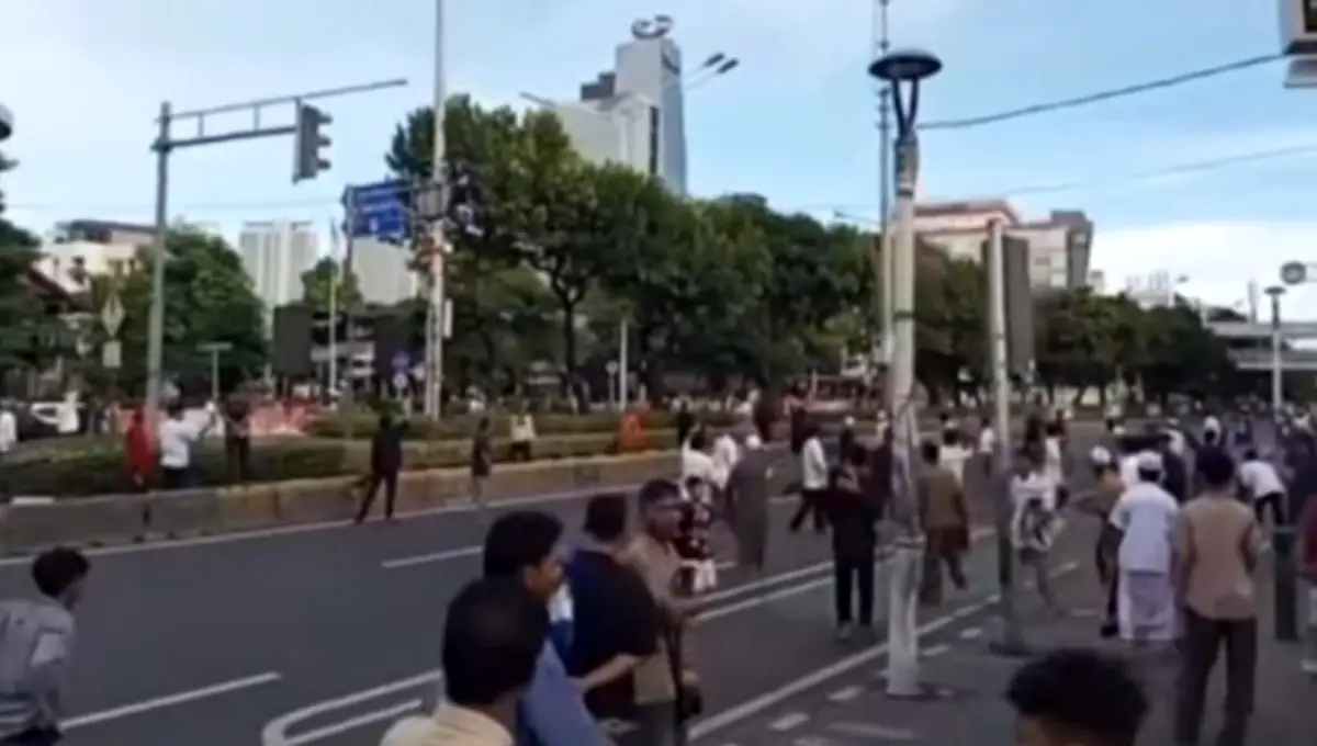 Suasana tawuran di Senen Jakarta Pusat